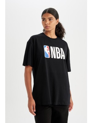 DeFactoFit NBA Wordmark Boxy Fit Bisiklet Yaka Kısa Kollu Tişört Z9313AZ24AU