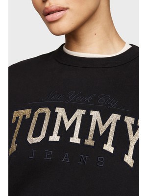 Tommy Jeans Pamuk Karışımlı Relaxed Fit Bisiklet Yaka Logolu Sweat Bayan Sweat DW0DW19845 Bds