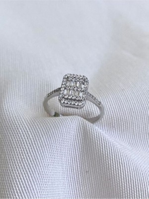 Ricco Jewellery 14 K White Gold Kaplama 925 Ayar Gümüş Klasik Baget Yüzük