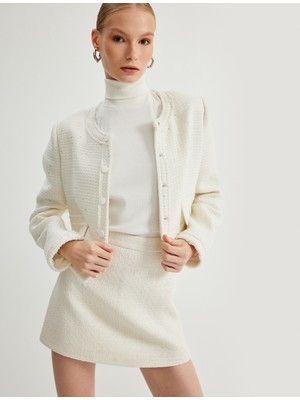 Koton Parıltılı Yuvarlak Yaka Cepli Çıt Çıt Düğme Detaylı Kısa Tüvit Ceket