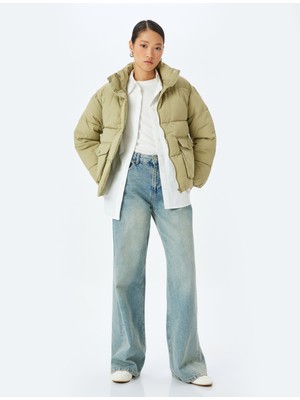 Koton Kısa Şişme Mont Dik Yaka Fermuarlı Kapaklı Cep Detaylı Rahat Kalıp