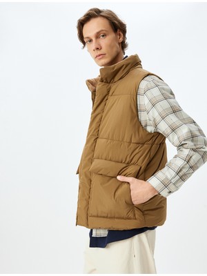 Koton Kapaklı Cep Detaylı Dik Yaka Slim Fit Şişme Yelek