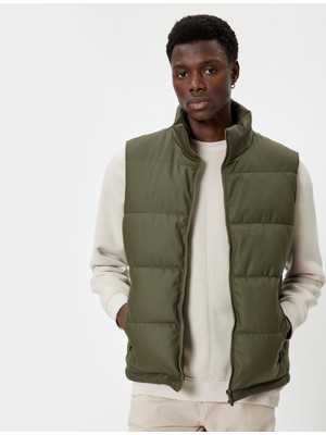 Koton Slim Fit Erkek Şişme Yelek Yeşil Renkli Dik Yaka Kış Sezonu için Astarlı Tasarım
