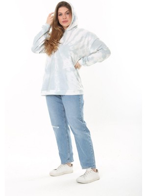 Kadın Büyük Beden Yeşil Batik Desenli Kapşonlu Sweatshirt 65N37521