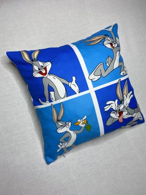 Bugs Bunny Desenli Dijital Baskılı Dekoratif Kırlent Kılıfı ve Yastık