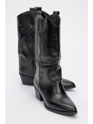 Luvi Sojo Siyah Cilt Kalın Topuklu Kısa Çizme Deri Malzemeden Şık Tasarım Kadın Ayakkabı