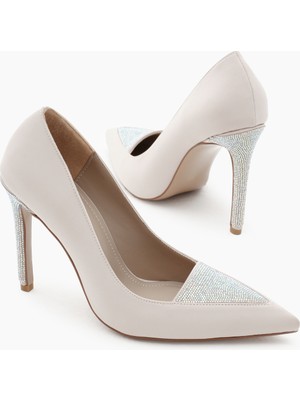 Kadın Bej Neolit Taban Önü ve Topuğu Taşlı Sivri Burunlu Yüksek Topuklu Ayakkabı