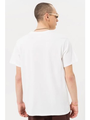 Levi's Erkek Beyaz Relaxed Fit T-Shirt - A7772-0006