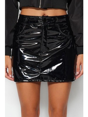 Kadın Moda Stil Mini Astarsız Dokuma Parlak Suni Deri Mini Dokuma Etek