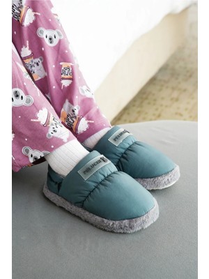 Peluche 2025 Yeşil Çocuk Ev Ayakkabısı Panduf Kız Çocuklar İçin Rahat ve Şık Tasarım