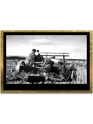 Marsilyan Yapay Zeka ile Yenilenmiş Atatürk Fotoğrafları Siyah Beyaz Cam Tablo, 3D Dekoratif Baskı 57