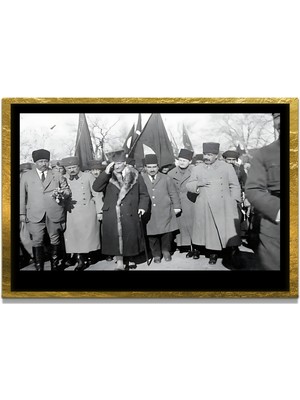 Marsilyan Yapay Zeka ile Yenilenmiş Atatürk Fotoğrafları Siyah Beyaz Cam Tablo, 3D Dekoratif Baskı 150