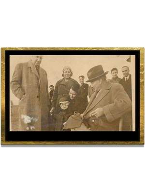 Marsilyan Yapay Zeka ile Yenilenmiş Atatürk Fotoğrafları Siyah Beyaz Cam Tablo, 3D Dekoratif Baskı 347