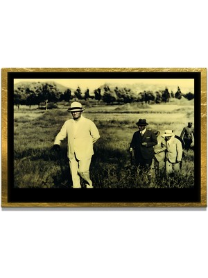 Marsilyan Yapay Zeka ile Yenilenmiş Atatürk Fotoğrafları Siyah Beyaz Cam Tablo, 3D Dekoratif Baskı 332