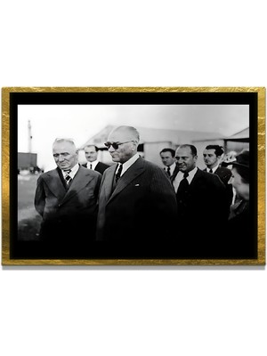 Marsilyan Yapay Zeka ile Yenilenmiş Atatürk Fotoğrafları Siyah Beyaz Cam Tablo, 3D Dekoratif Baskı 325