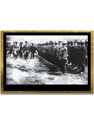 Marsilyan Yapay Zeka ile Yenilenmiş Atatürk Fotoğrafları Siyah Beyaz Cam Tablo, 3D Dekoratif Baskı 703