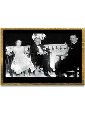 Marsilyan Yapay Zeka ile Yenilenmiş Atatürk Fotoğrafları Siyah Beyaz Cam Tablo, 3D Dekoratif Baskı 285