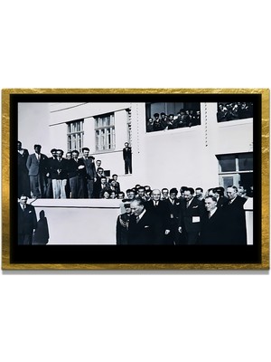 Marsilyan Yapay Zeka ile Yenilenmiş Atatürk Fotoğrafları Siyah Beyaz Cam Tablo, 3D Dekoratif Baskı 266