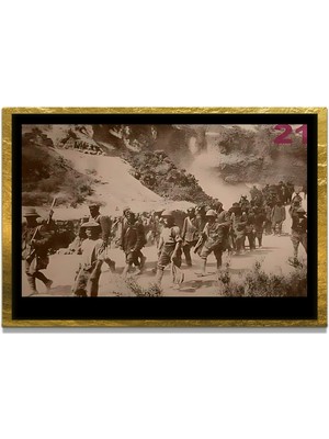 Marsilyan Yapay Zeka ile Yenilenmiş Atatürk Fotoğrafları Siyah Beyaz Cam Tablo, 3D Dekoratif Baskı 640