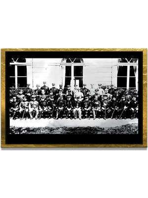 Marsilyan Yapay Zeka ile Yenilenmiş Atatürk Fotoğrafları Siyah Beyaz Cam Tablo, 3D Dekoratif Baskı 597