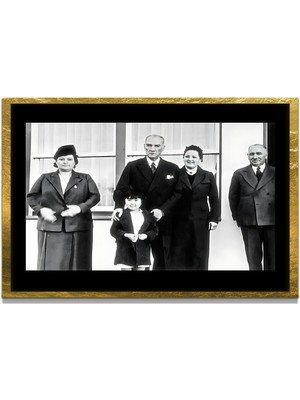 Marsilyan Yapay Zeka ile Yenilenmiş Atatürk Fotoğrafları Siyah Beyaz Cam Tablo, 3D Dekoratif Baskı 425