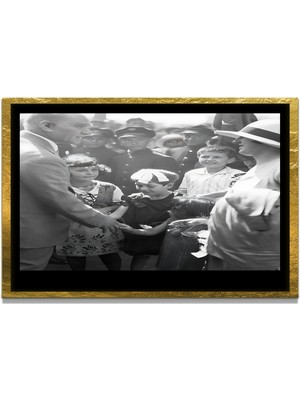 Marsilyan Yapay Zeka ile Yenilenmiş Atatürk Fotoğrafları Siyah Beyaz Cam Tablo, 3D Dekoratif Baskı 145