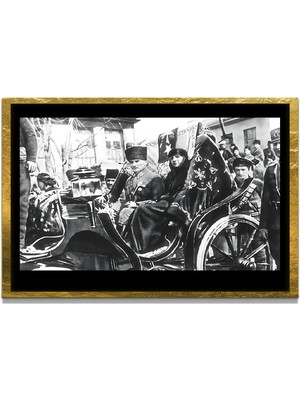 Marsilyan Yapay Zeka ile Yenilenmiş Atatürk Fotoğrafları Siyah Beyaz Cam Tablo, 3D Dekoratif Baskı 221