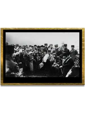 Marsilyan Yapay Zeka ile Yenilenmiş Atatürk Fotoğrafları Siyah Beyaz Cam Tablo, 3D Dekoratif Baskı 135