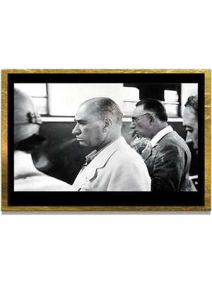 Marsilyan Yapay Zeka ile Yenilenmiş Atatürk Fotoğrafları Siyah Beyaz Cam Tablo, 3D Dekoratif Baskı 295