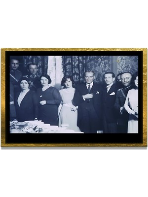 Marsilyan Yapay Zeka ile Yenilenmiş Atatürk Fotoğrafları Siyah Beyaz Cam Tablo, 3D Dekoratif Baskı 186