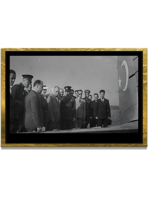 Marsilyan Yapay Zeka ile Yenilenmiş Atatürk Fotoğrafları Siyah Beyaz Cam Tablo, 3D Dekoratif Baskı 37