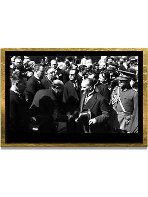 Marsilyan Yapay Zeka ile Yenilenmiş Atatürk Fotoğrafları Siyah Beyaz Cam Tablo, 3D Dekoratif Baskı 47