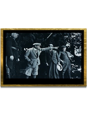 Marsilyan Yapay Zeka ile Yenilenmiş Atatürk Fotoğrafları Siyah Beyaz Cam Tablo, 3D Dekoratif Baskı 254