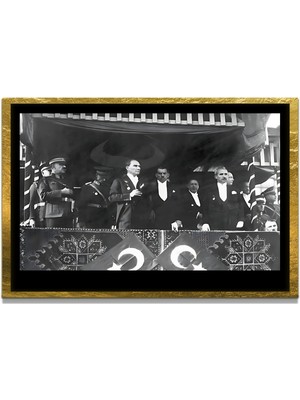 Marsilyan Yapay Zeka ile Yenilenmiş Atatürk Fotoğrafları Siyah Beyaz Cam Tablo, 3D Dekoratif Baskı 745