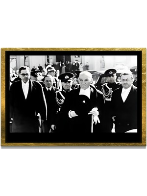 Marsilyan Yapay Zeka ile Yenilenmiş Atatürk Fotoğrafları Siyah Beyaz Cam Tablo, 3D Dekoratif Baskı 56