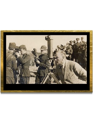 Marsilyan Yapay Zeka ile Yenilenmiş Atatürk Fotoğrafları Siyah Beyaz Cam Tablo, 3D Dekoratif Baskı 796