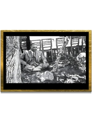 Marsilyan Yapay Zeka ile Yenilenmiş Atatürk Fotoğrafları Siyah Beyaz Cam Tablo, 3D Dekoratif Baskı 187