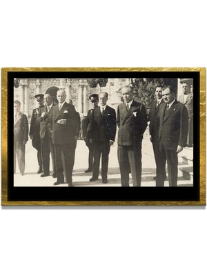 Marsilyan Yapay Zeka ile Yenilenmiş Atatürk Fotoğrafları Siyah Beyaz Cam Tablo, 3D Dekoratif Baskı 759
