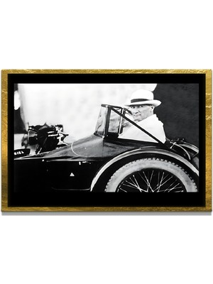 Marsilyan Yapay Zeka ile Yenilenmiş Atatürk Fotoğrafları Siyah Beyaz Cam Tablo, 3D Dekoratif Baskı 165