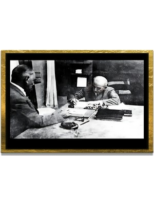 Marsilyan Yapay Zeka ile Yenilenmiş Atatürk Fotoğrafları Siyah Beyaz Cam Tablo, 3D Dekoratif Baskı 515