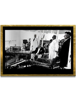 Marsilyan Yapay Zeka ile Yenilenmiş Atatürk Fotoğrafları Siyah Beyaz Cam Tablo, 3D Dekoratif Baskı 289