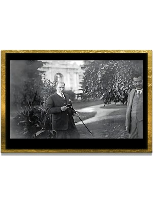 Marsilyan Yapay Zeka ile Yenilenmiş Atatürk Fotoğrafları Siyah Beyaz Cam Tablo, 3D Dekoratif Baskı 279