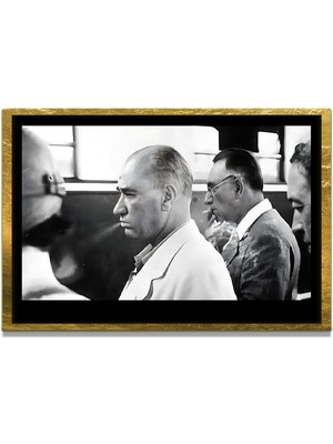 Marsilyan Yapay Zeka ile Yenilenmiş Atatürk Fotoğrafları Siyah Beyaz Cam Tablo, 3D Dekoratif Baskı 817