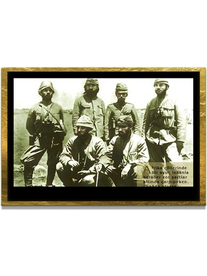 Marsilyan Yapay Zeka ile Yenilenmiş Atatürk Fotoğrafları Siyah Beyaz Cam Tablo, 3D Dekoratif Baskı 426