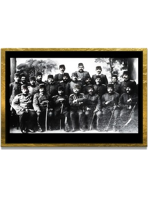 Marsilyan Yapay Zeka ile Yenilenmiş Atatürk Fotoğrafları Siyah Beyaz Cam Tablo, 3D Dekoratif Baskı 373