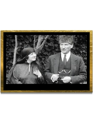 Marsilyan Yapay Zeka ile Yenilenmiş Atatürk Fotoğrafları Siyah Beyaz Cam Tablo, 3D Dekoratif Baskı 10