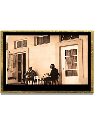 Marsilyan Yapay Zeka ile Yenilenmiş Atatürk Fotoğrafları Siyah Beyaz Cam Tablo, 3D Dekoratif Baskı 220