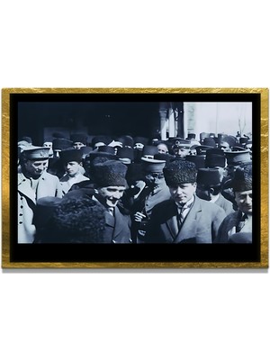 Marsilyan Yapay Zeka ile Yenilenmiş Atatürk Fotoğrafları Siyah Beyaz Cam Tablo, 3D Dekoratif Baskı 158