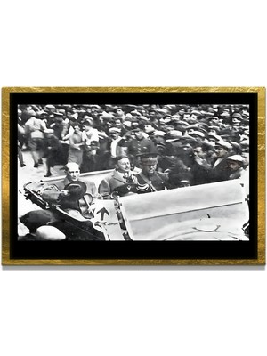 Marsilyan Yapay Zeka ile Yenilenmiş Atatürk Fotoğrafları Siyah Beyaz Cam Tablo, 3D Dekoratif Baskı 299