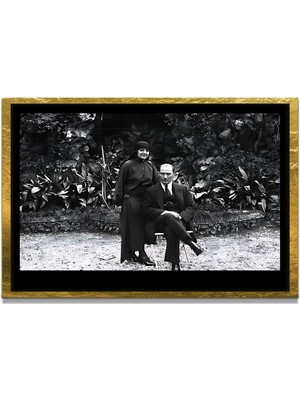 Marsilyan Yapay Zeka ile Yenilenmiş Atatürk Fotoğrafları Siyah Beyaz Cam Tablo, 3D Dekoratif Baskı 731